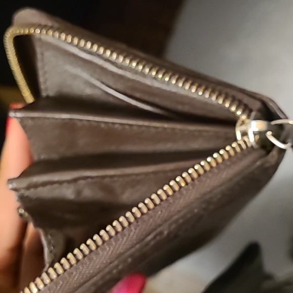 🤎💯Authentic Chocolate Brown Guccissima Zip Around Wallet🤎 - Picture 10 of 13